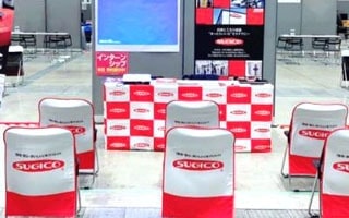 テーブルクロス・椅子